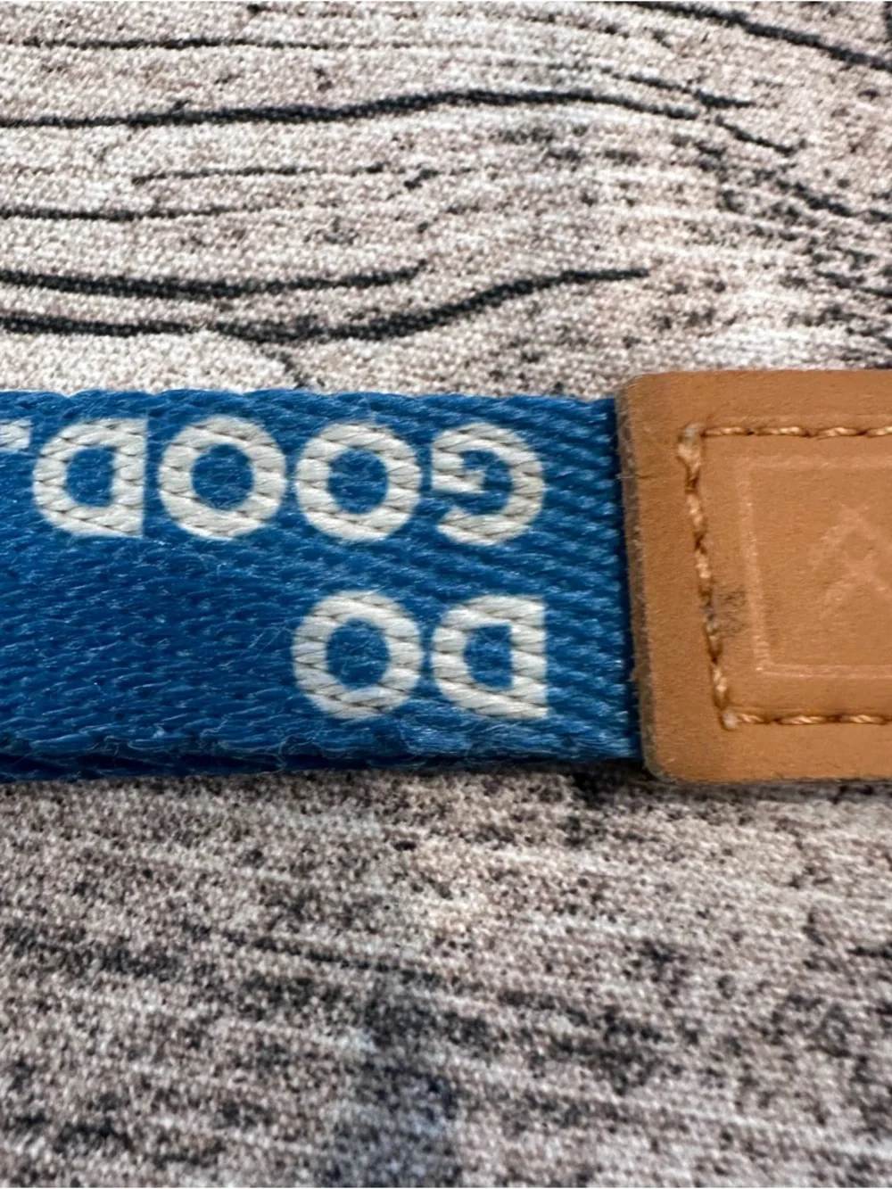 Lot of 2 Keychains: Cotopaxi Do Good Multicolor and Unbranded Grey - Picture 4 of 7